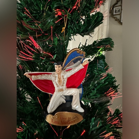 Elvis Presley Christmas Ornament Live in Las Vegas - Picture 1 of 4